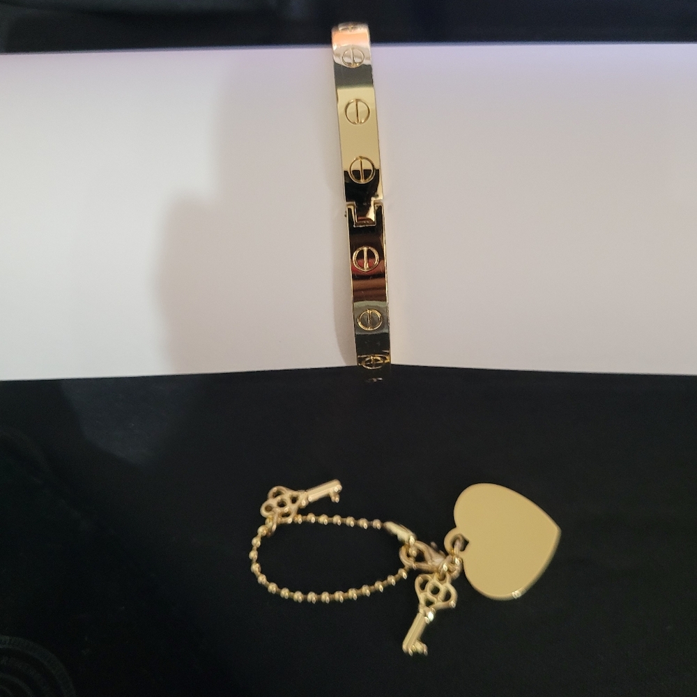 Bracelet